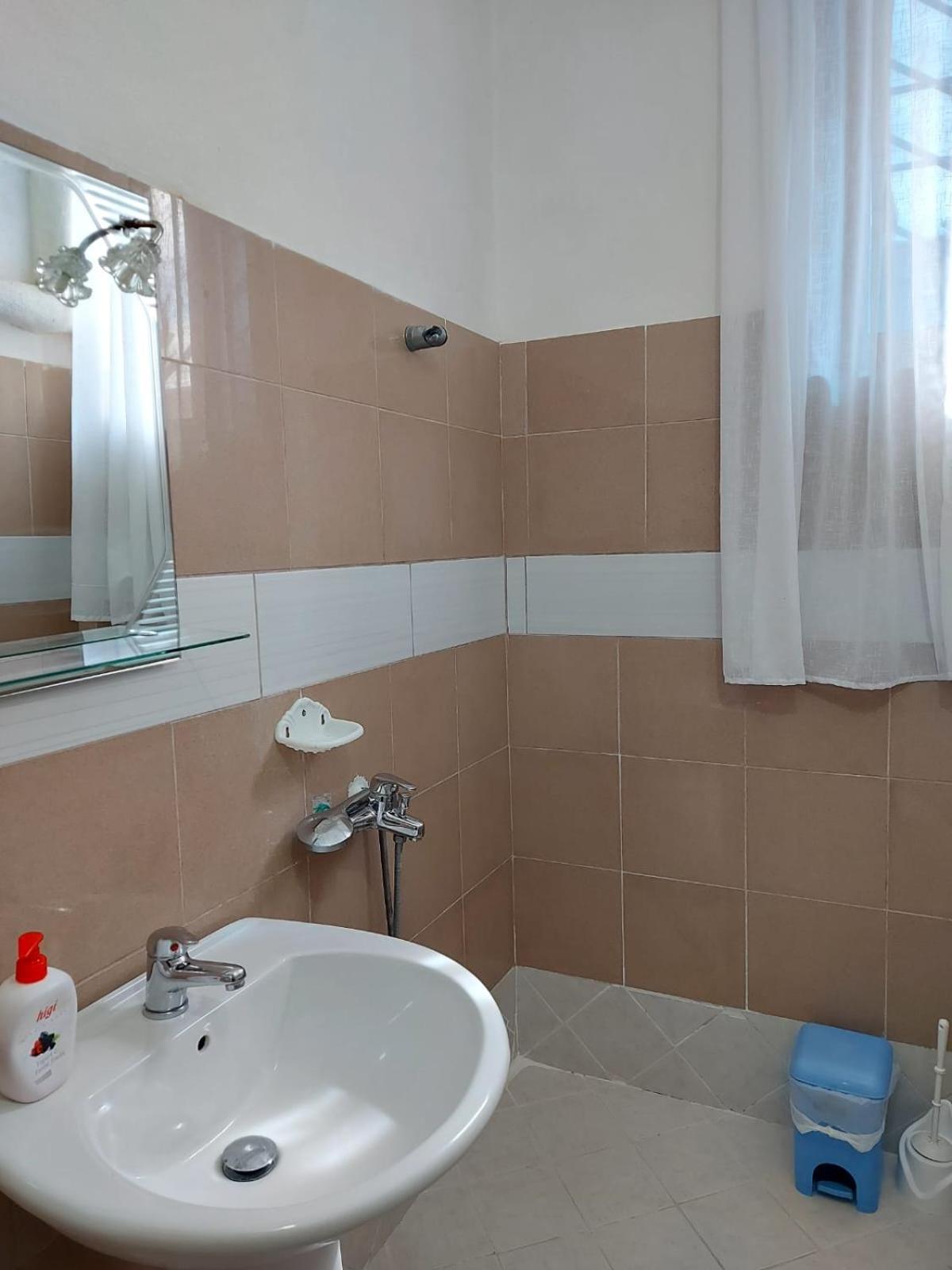 Guesthouse Shpetim Sarande Bagian luar foto